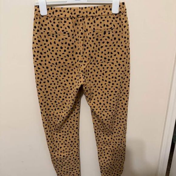 Marine Layer Pants - Fun Vintage Marine Layer Leopard Print Casual Pants – Medium – Soft & Chic